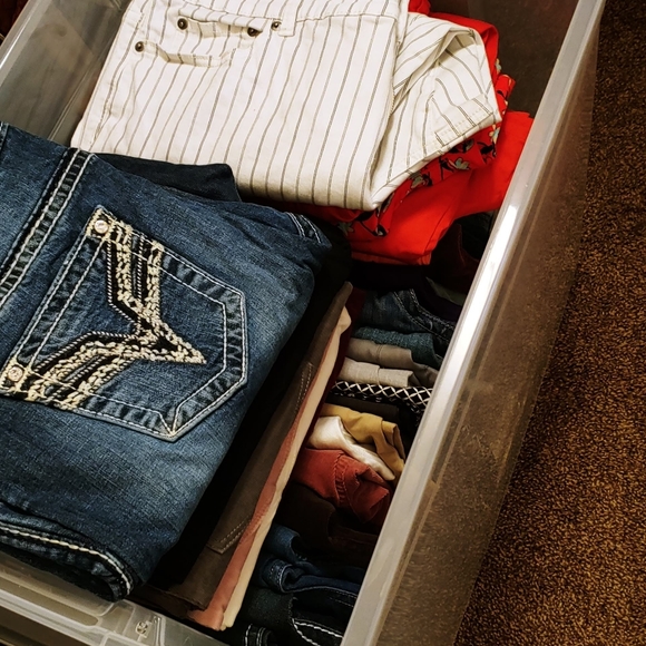 Meet your Posher, Tiffany - Picture 3 of 3